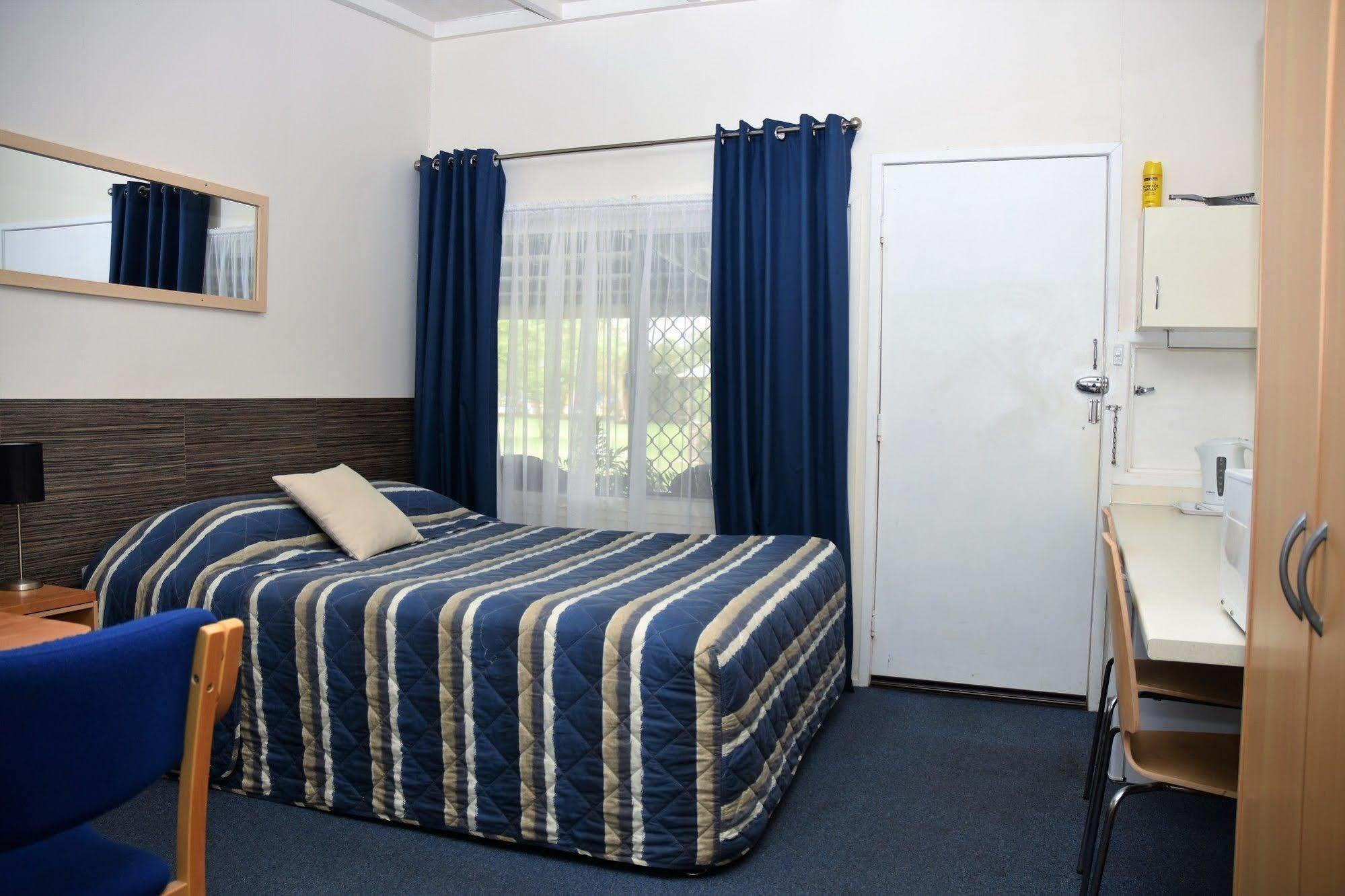 Chinchilla Motel Экстерьер фото