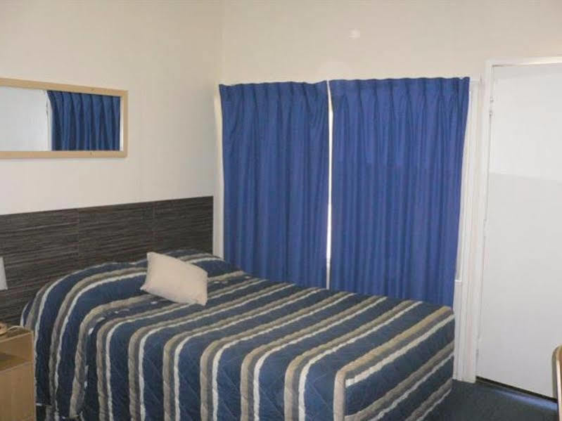 Chinchilla Motel Экстерьер фото